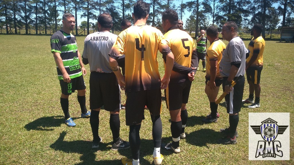undefined - reunião antes do jogo entre Camarões x Juventude