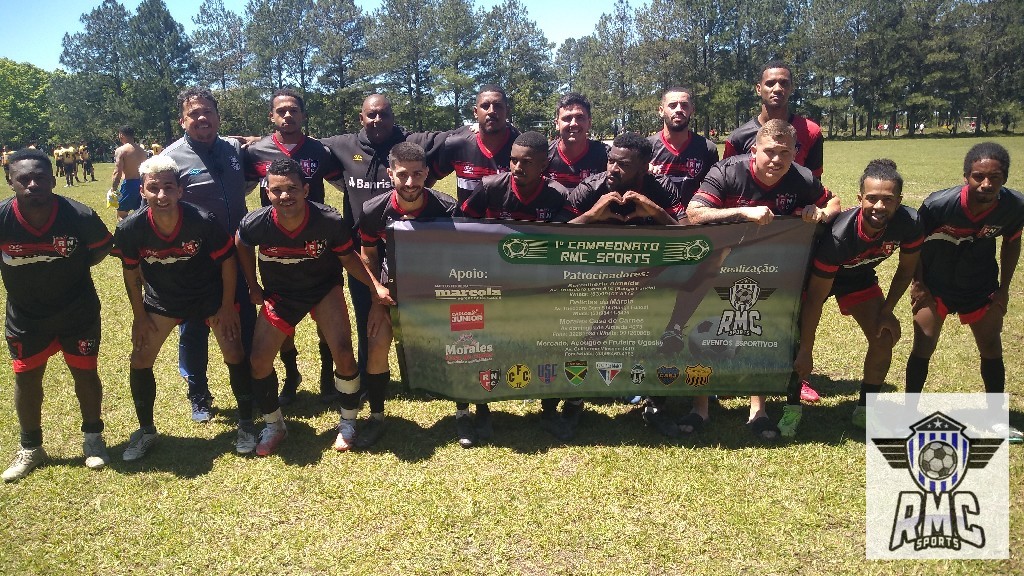 undefined - equipe do Rubro Negro com a faixa dos patrocinadores do evento