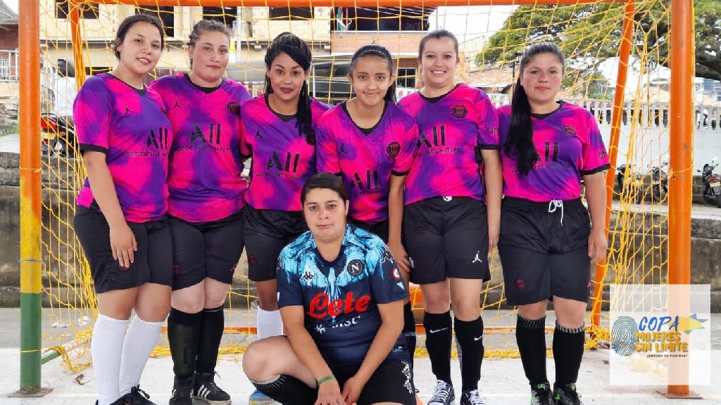 undefined - REVOLUCIÓN FEMENINA