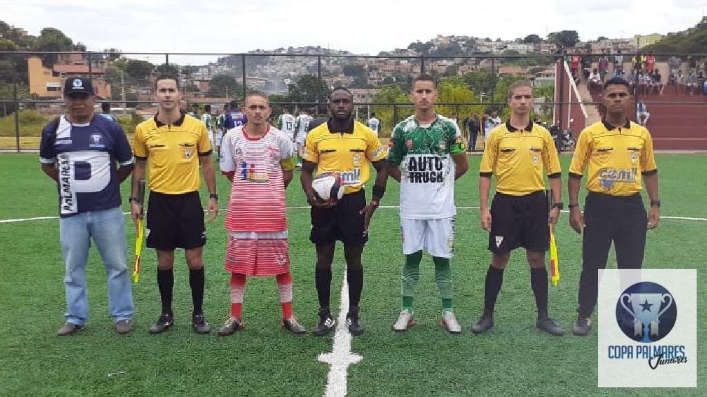 undefined - Equipe de arbitragem que fez um excelente trabalho composta por pelo árbitro Rafael, assistentes Wallison, Gabriel e o auxiliar Wallace. 