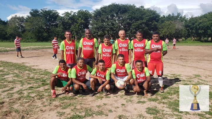 I Torneio Família Pereira de futebol - equipe quarentões amigos do Branco , fazendo a abertura da grande final do I Torneio Família Pereira de Futebol