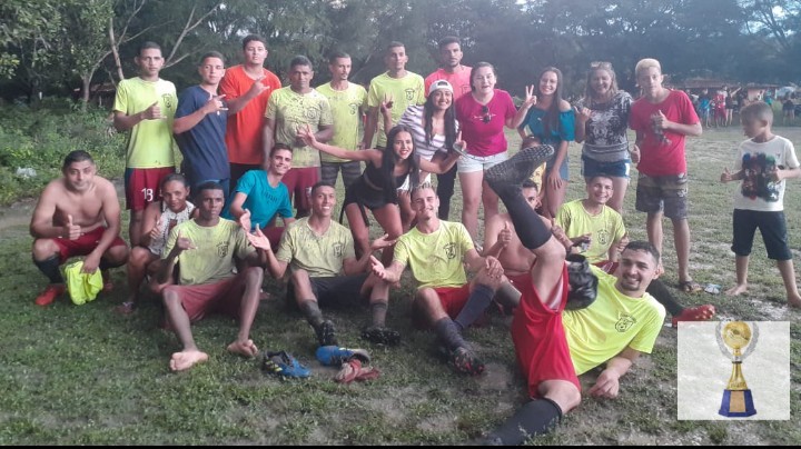 I Torneio Família Pereira de futebol - comemoração de segundo lugar do I Torneio Família Pereira de Futebol