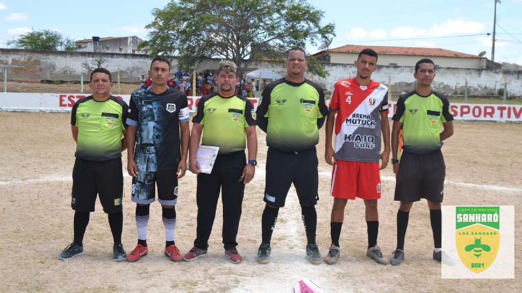 undefined - Equipe de arbitragem e capitães