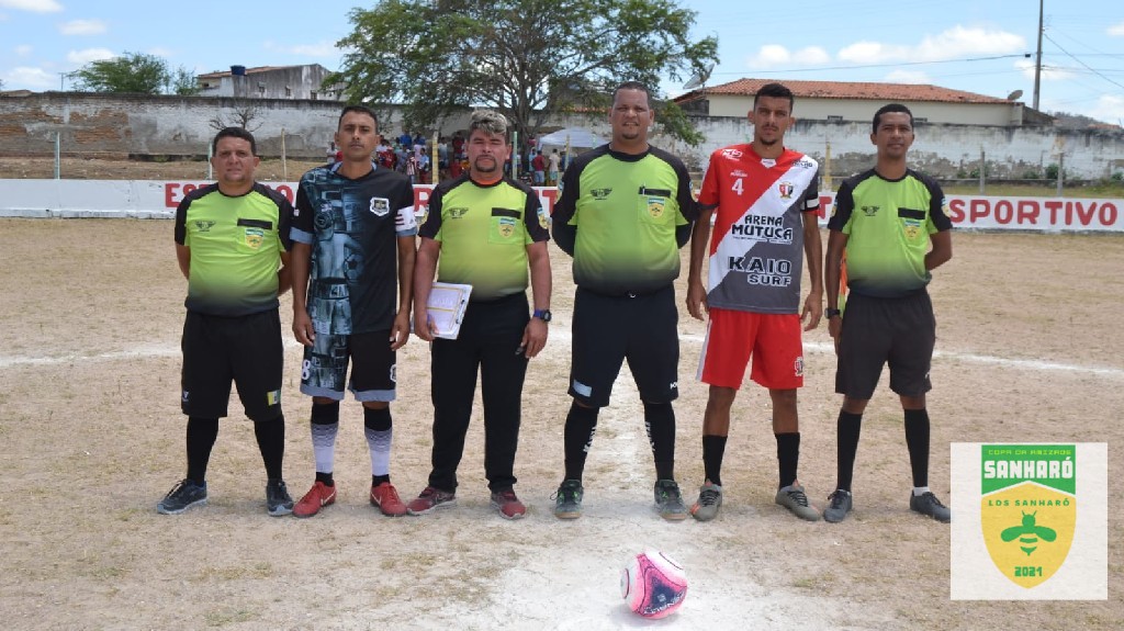 undefined - Equipe de arbitragem e capitães