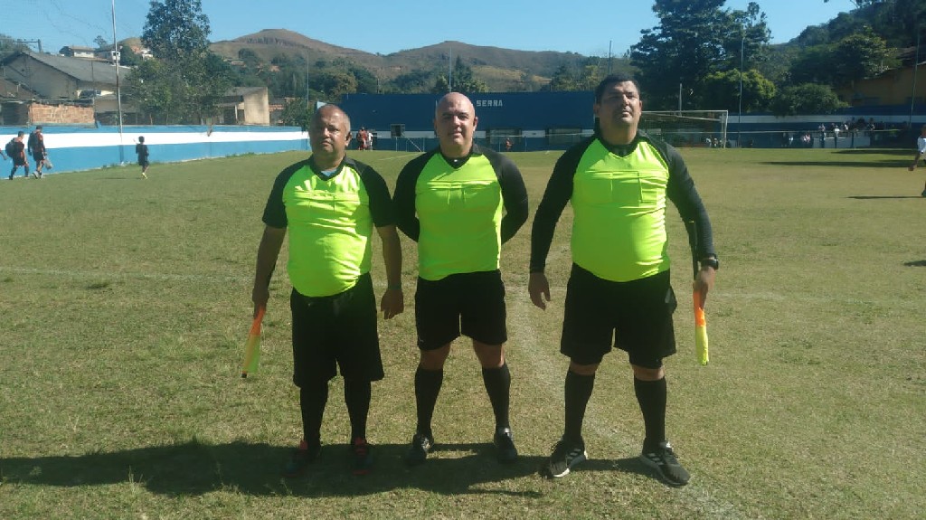 undefined - Equipe de arbitragem:  ( auxiliar 1 - Erik ) Árbitro - Hermano, ( auxiliar 2 - Douglas Silva ).