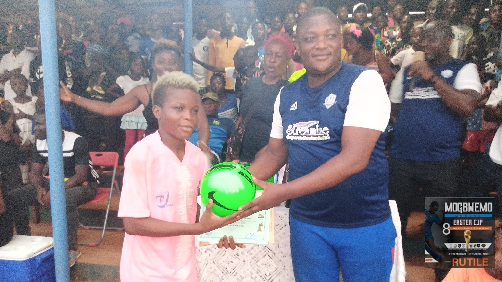 undefined - Rashidatu Kamara received the Runners Up prize