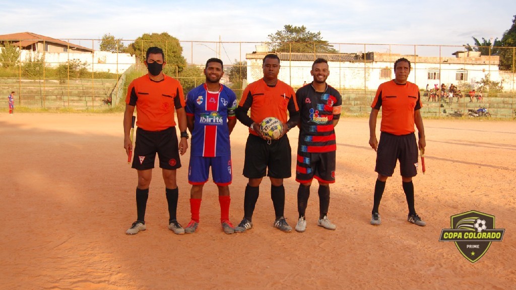 COPA COLORADO PRIME - Arbitragem Josimar com seus assistentes Alexandre e Eduardo com os Capitães das Villa Rica e Cascavel  