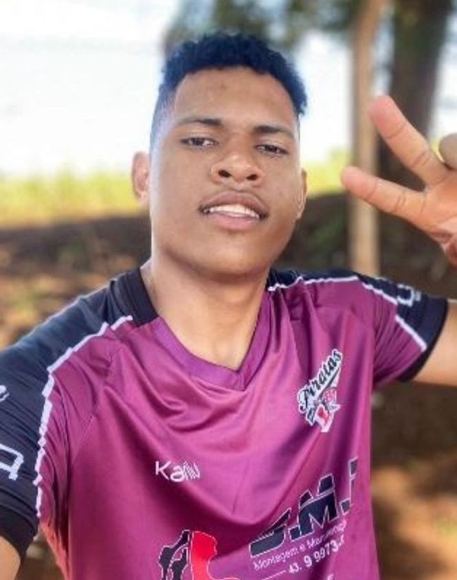 undefined - destaque de domingo 4 gols Nandinho Piratas