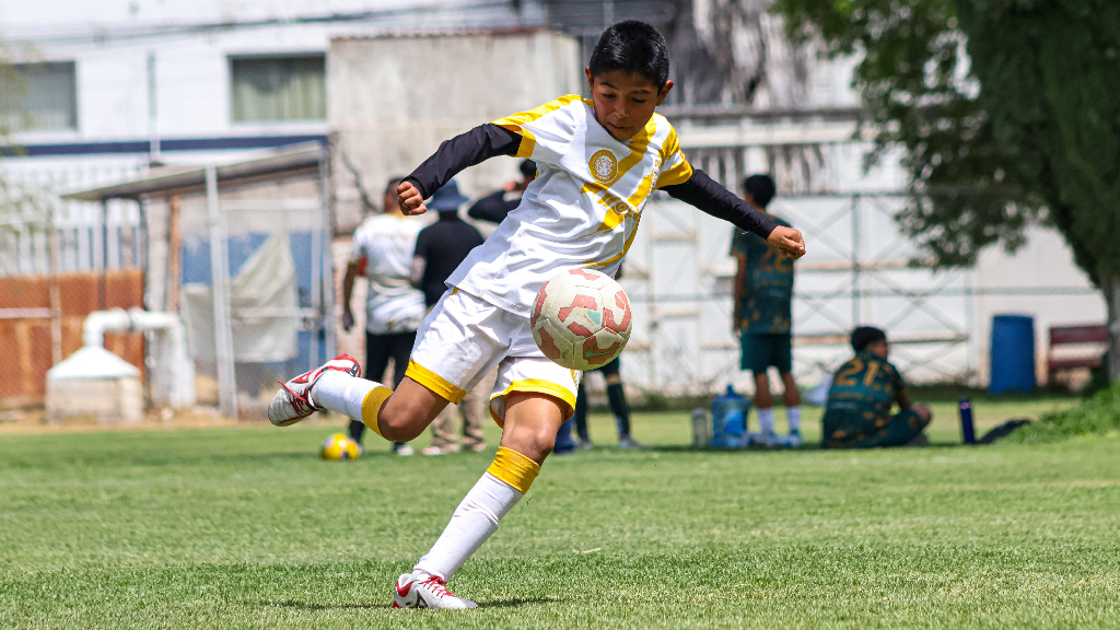 undefined - #LaGalería📸 ⚽️ Colegio Entorno 🆚 Academia Tigres Sur🏟️ Campos Marista🏆 J3 Cat. 2014-2015 Formacion Liga Marista