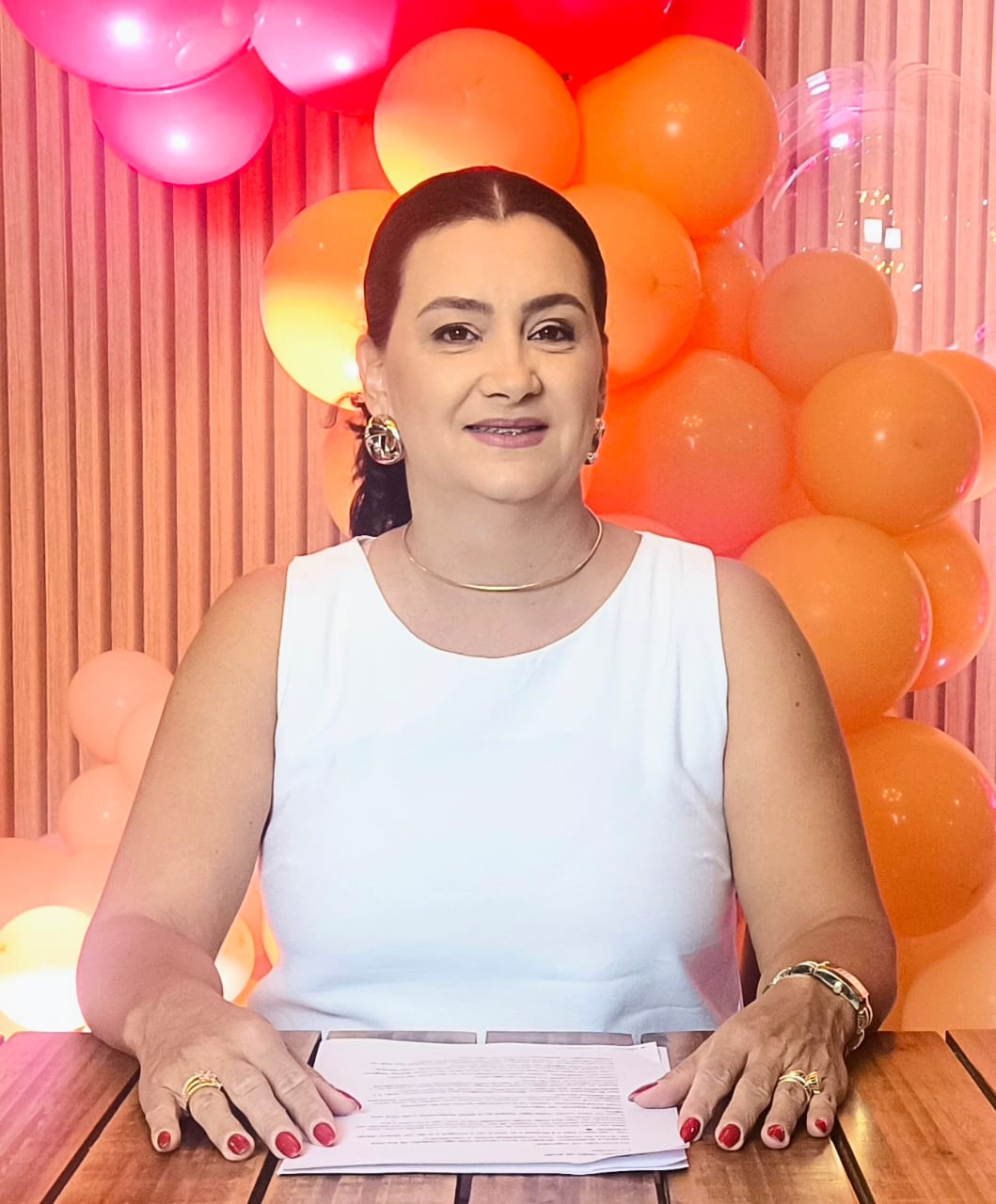 Foto de Rhisiele sorrindo