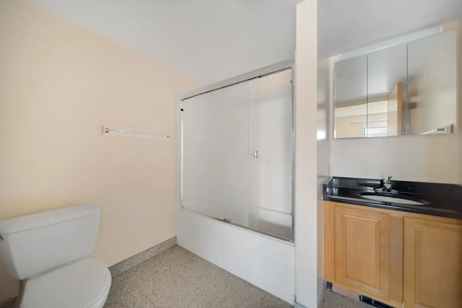 apt at 400 College Avenue, Ithaca, NY, USA