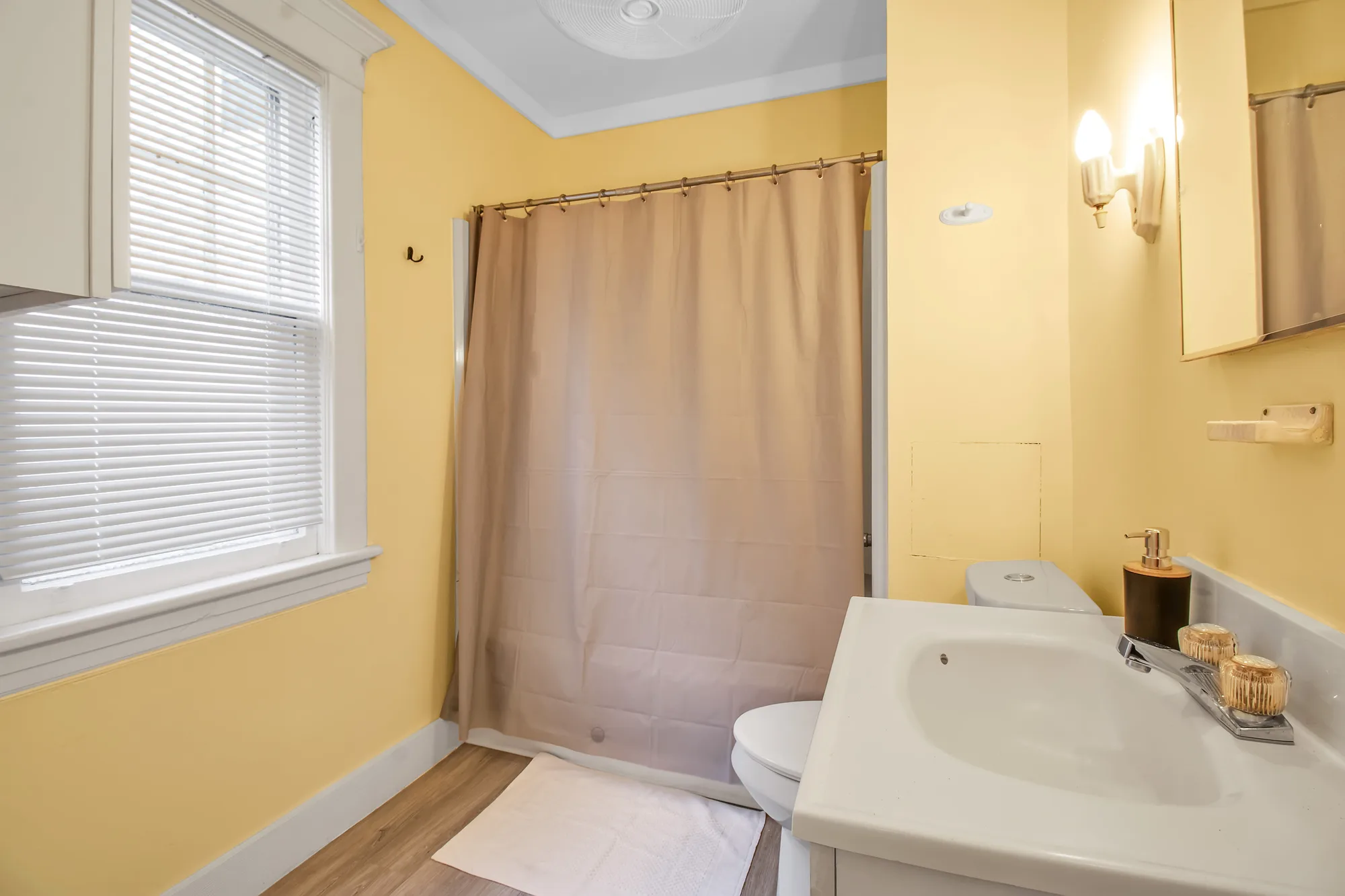 6 Glendale Pl (Unit 1), photo 11 of 13