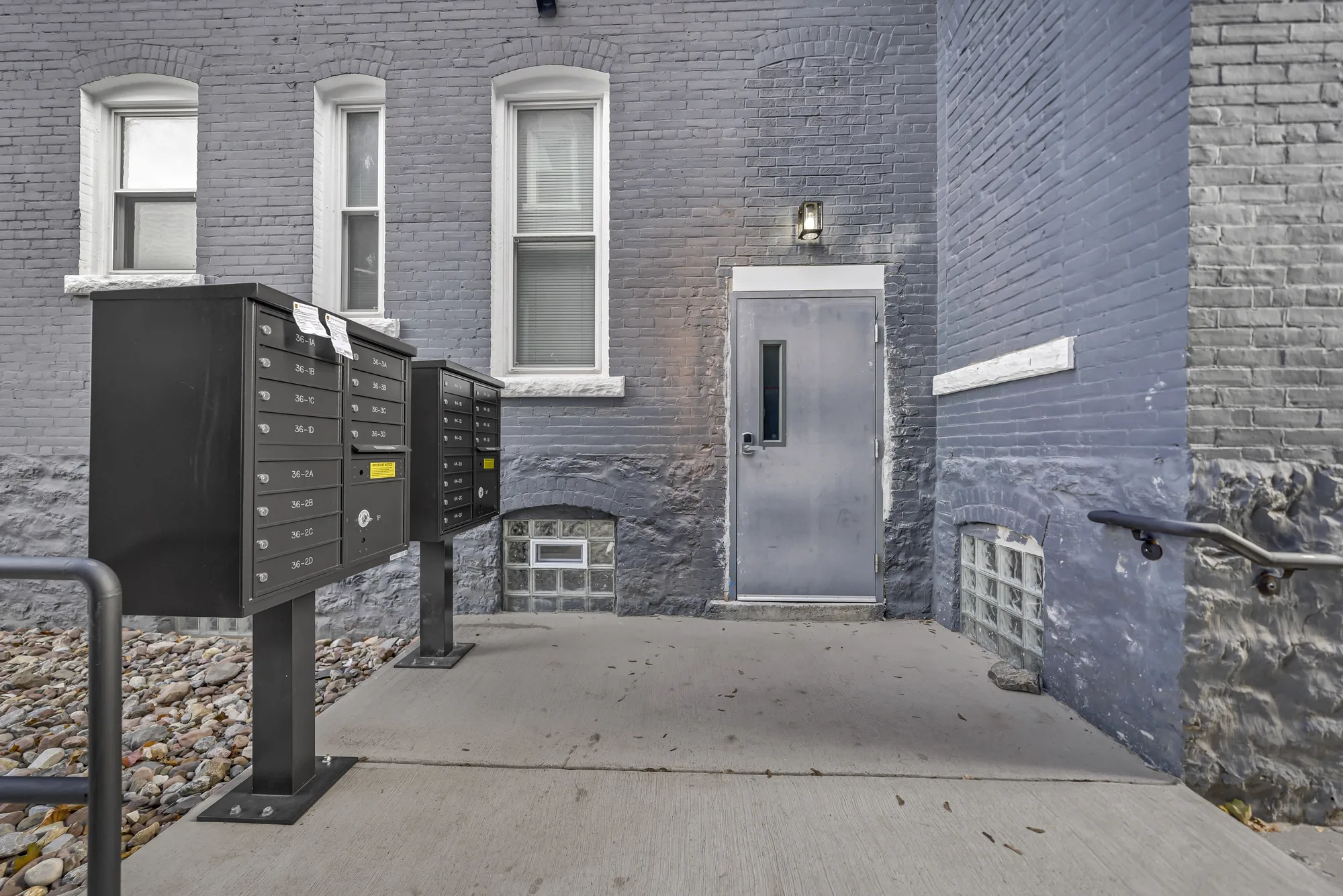 44 E Utica (2B), photo 5 of 21