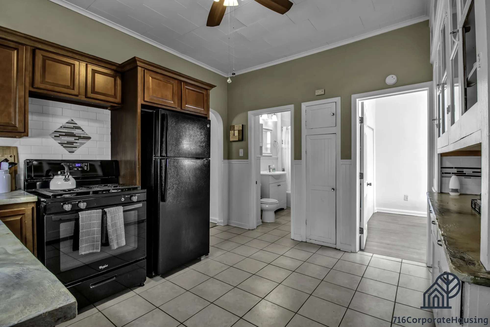 93 Baynes (Lower), photo 4 of 29