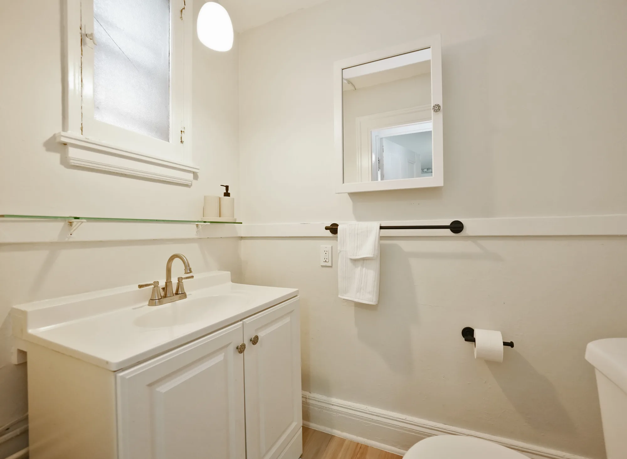 664 Auburn (Unit 2), photo 4 of 12