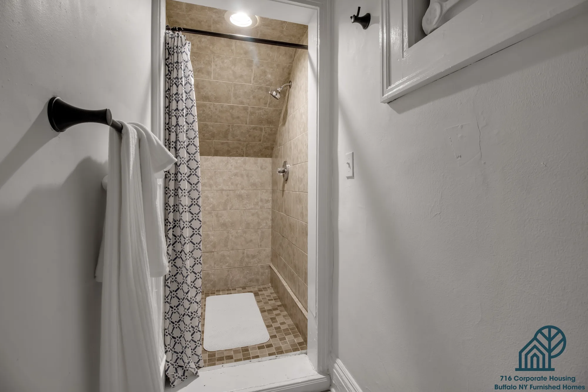 664 Auburn (Unit 2), photo 9 of 12