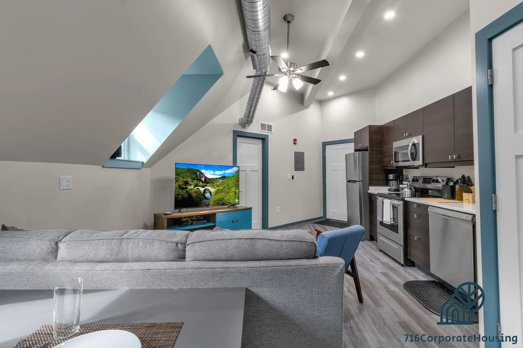 36 E Utica (3B), photo 2 of 16