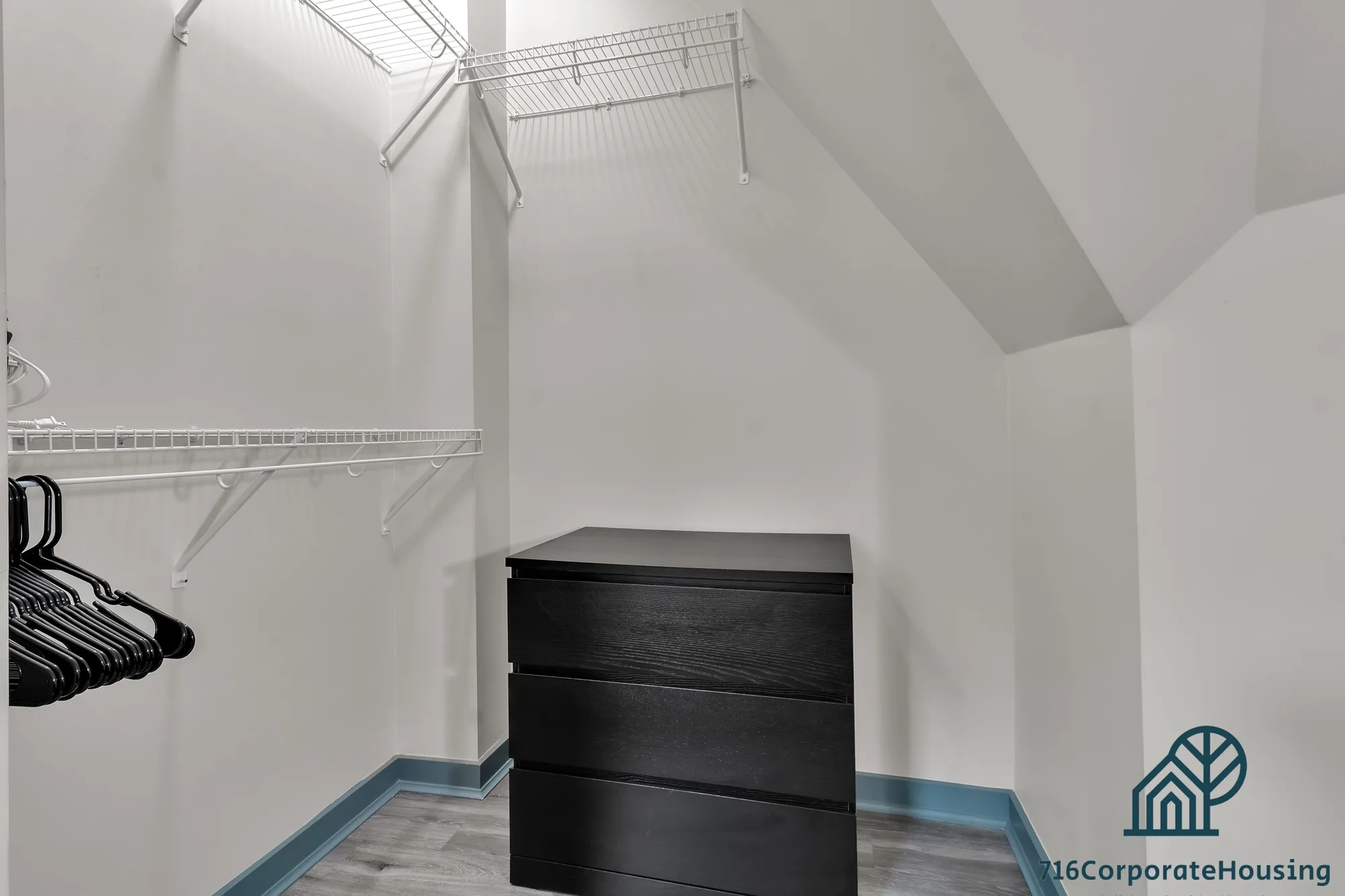 36 E Utica (3B), photo 6 of 16