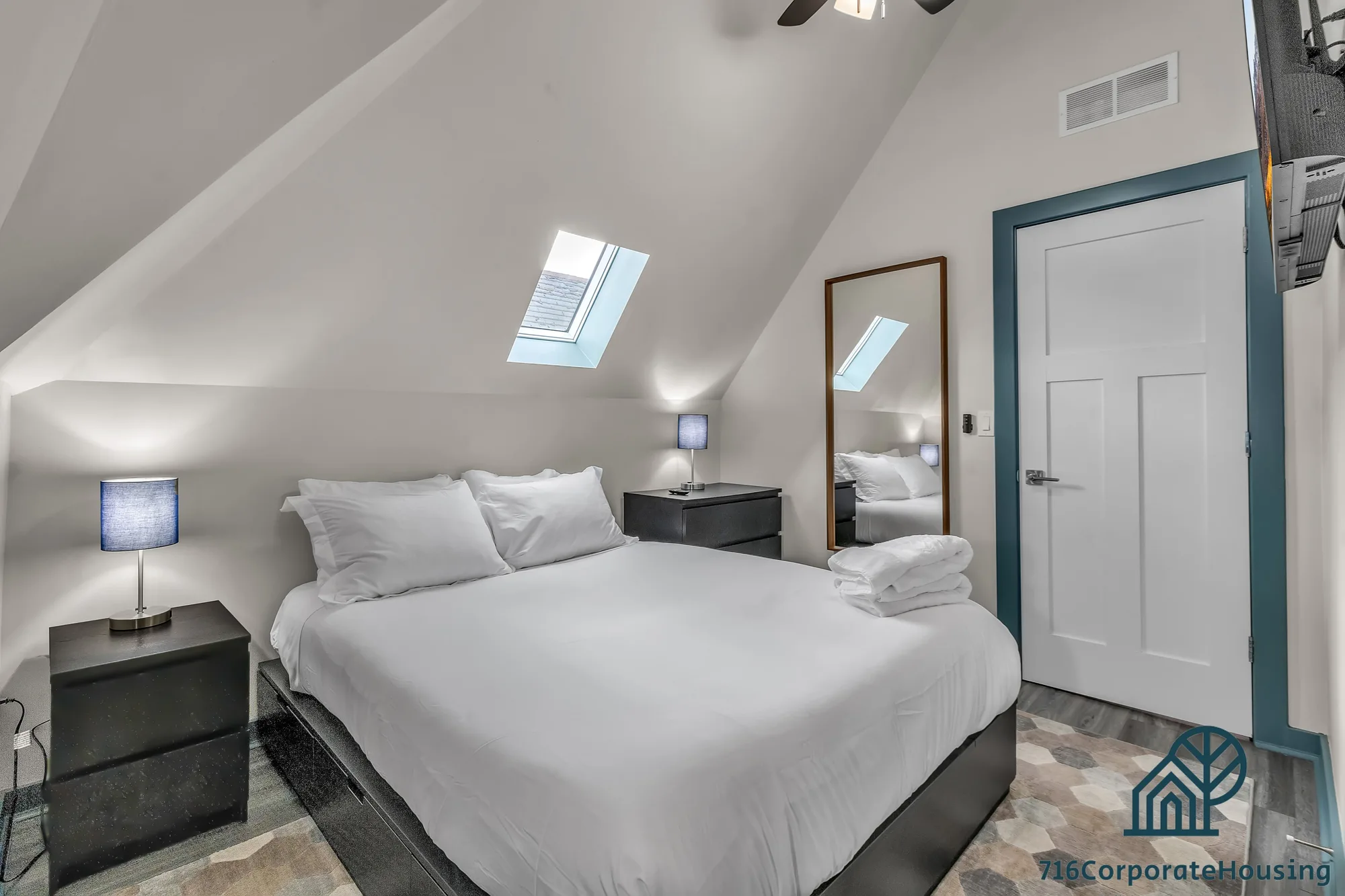 36 E Utica (3B), photo 8 of 16