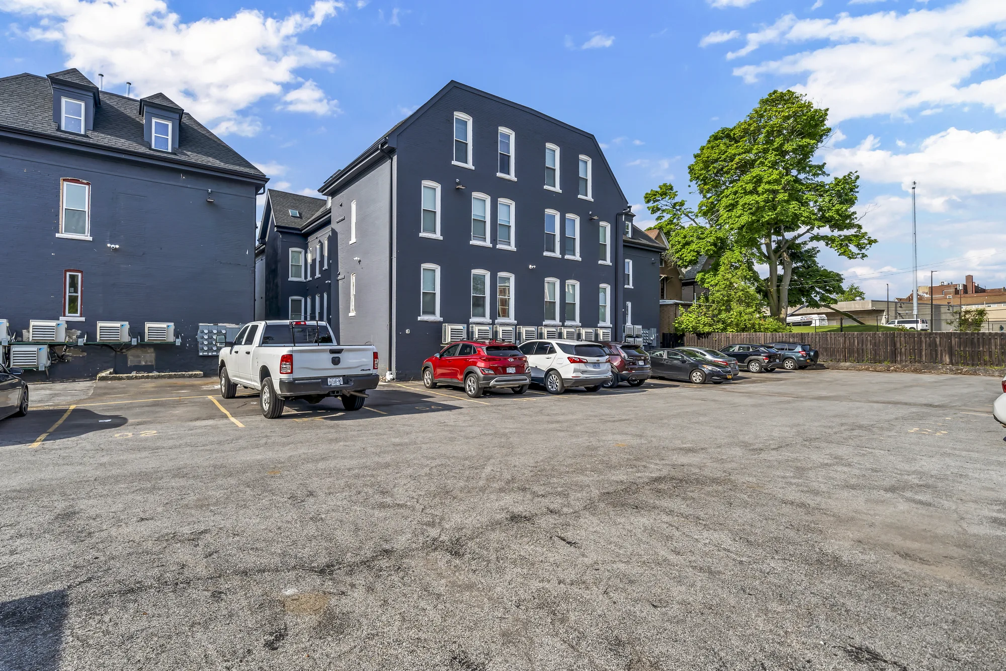 44 E Utica (2C), photo 5 of 19