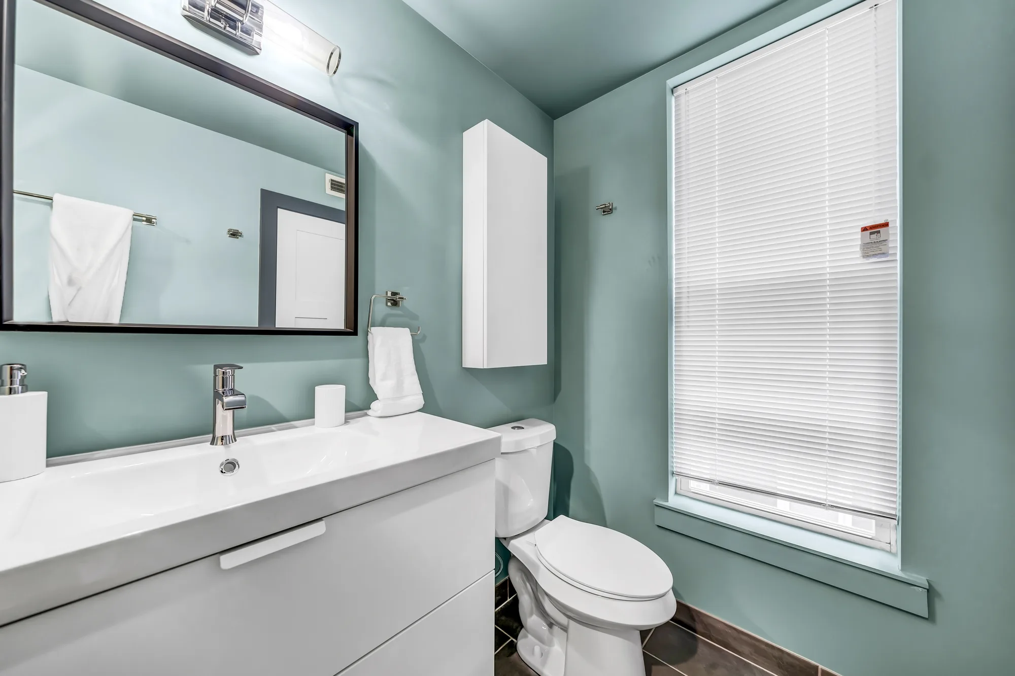 44 E Utica (2C), photo 6 of 19