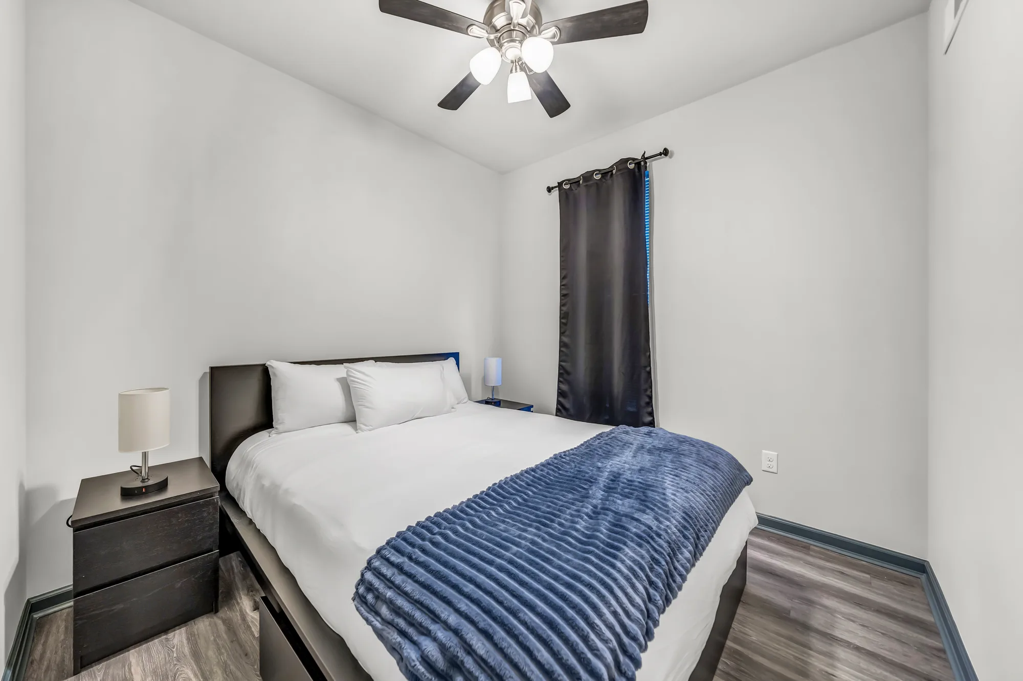 44 E Utica (2C), photo 8 of 19