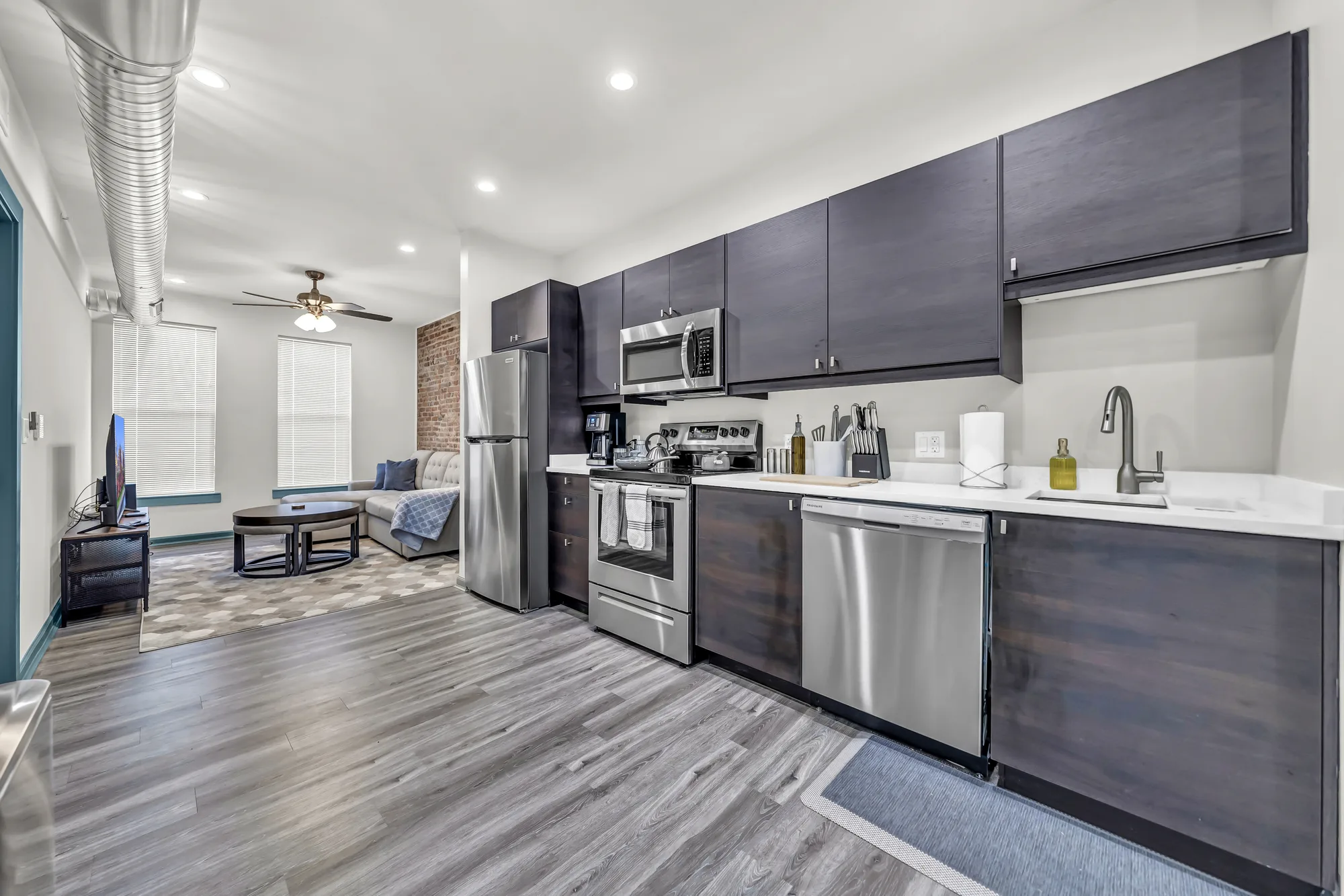 44 E Utica (2C), photo 11 of 19