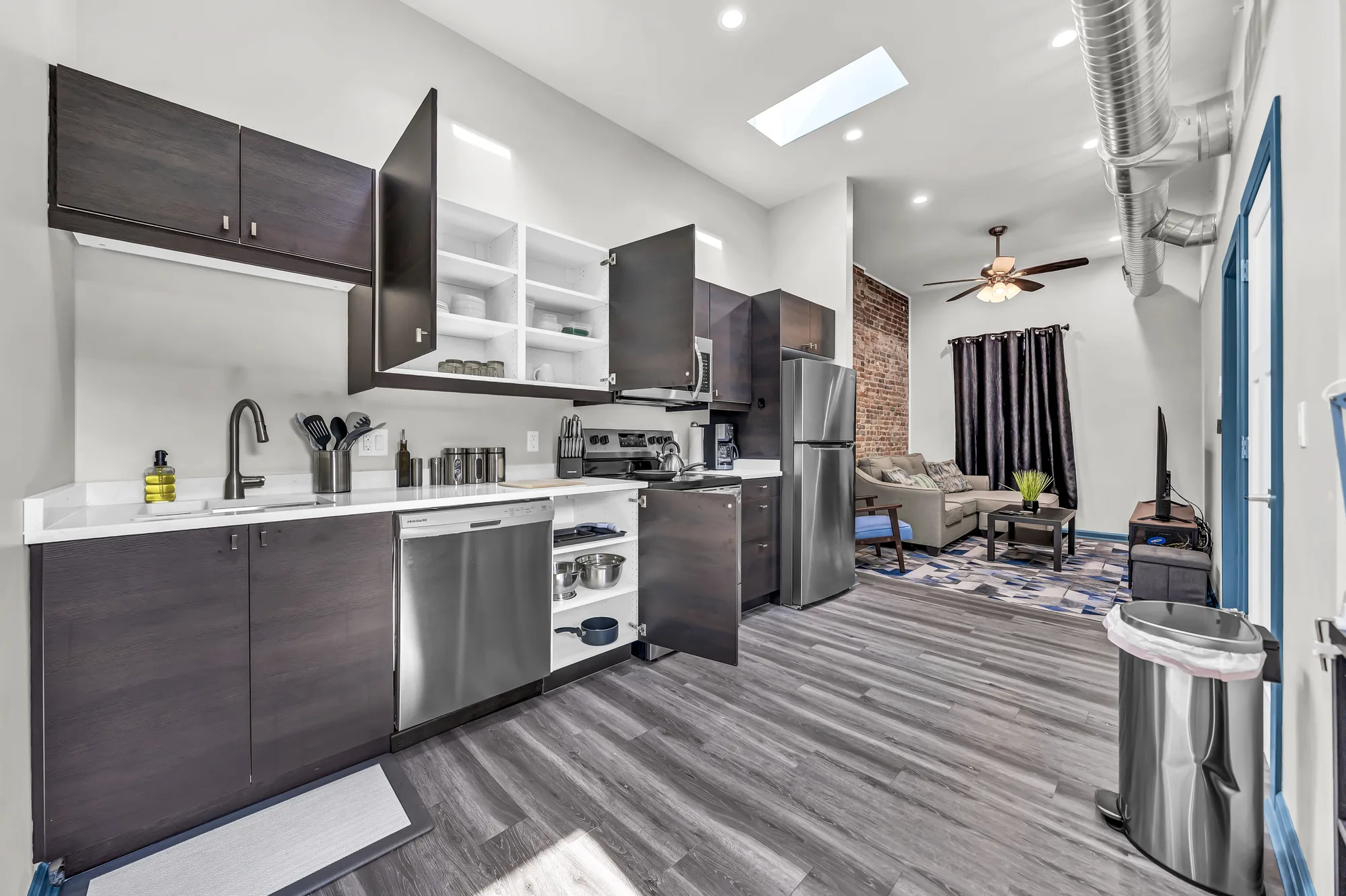 44 E Utica (3D), photo 2 of 10