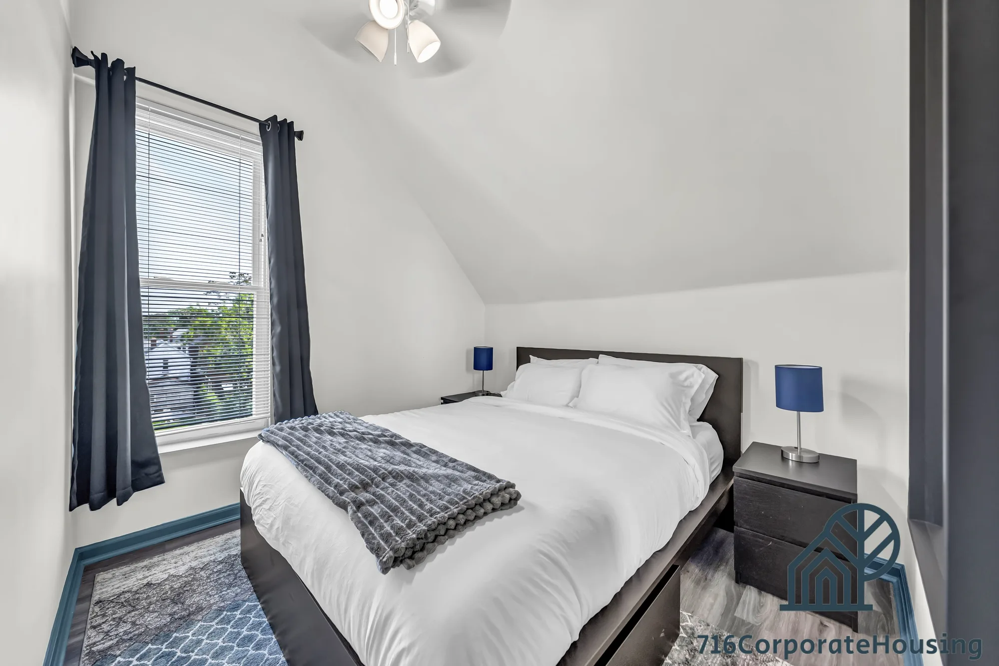 44 E Utica (3D), photo 4 of 10
