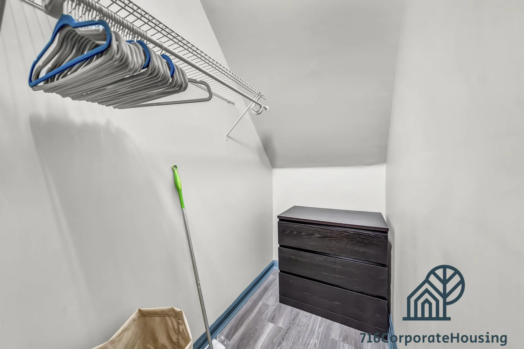 44 E Utica (3D), photo 8 of 10