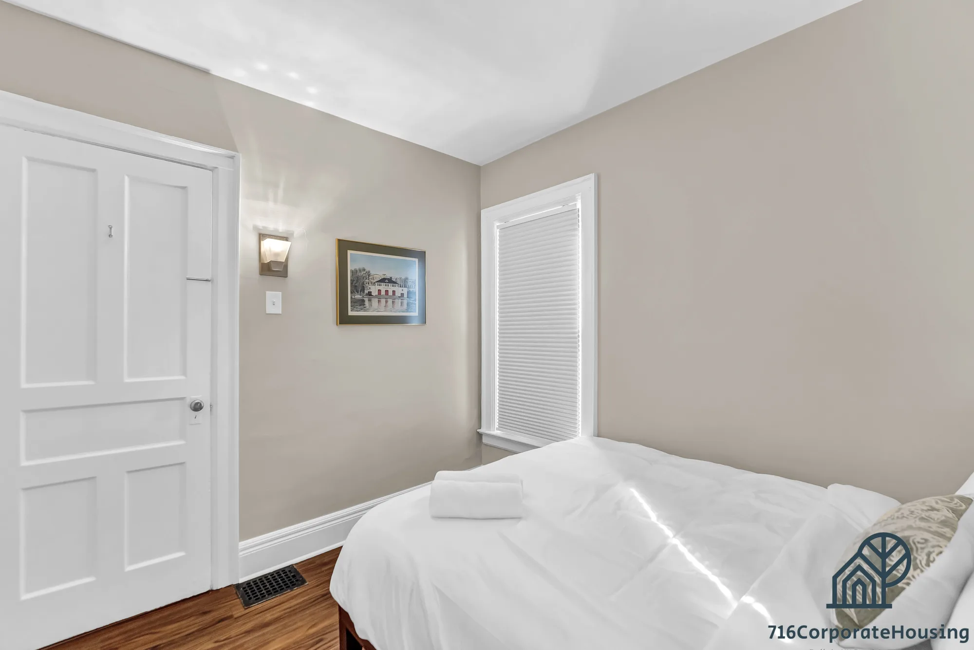 1560 Delaware Ave (Lower), photo 2 of 15