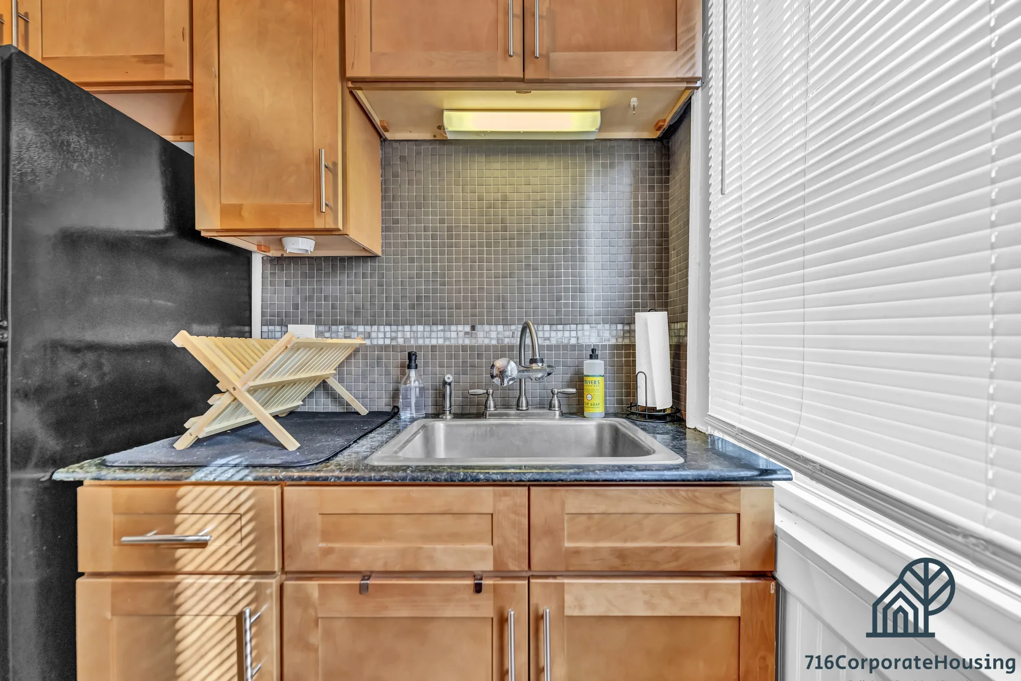 1560 Delaware Ave (Lower), photo 3 of 15