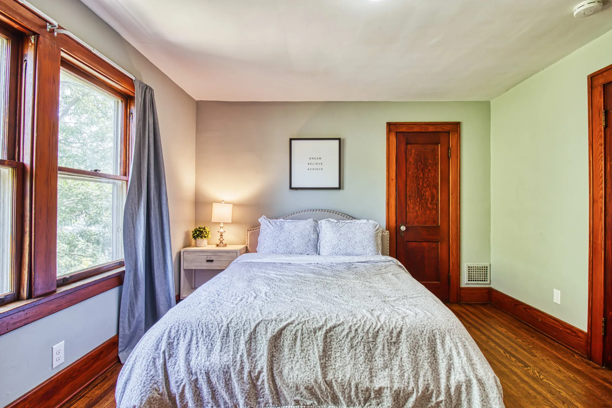 237 W Girard Blvd (Single family), photo 2 of 18