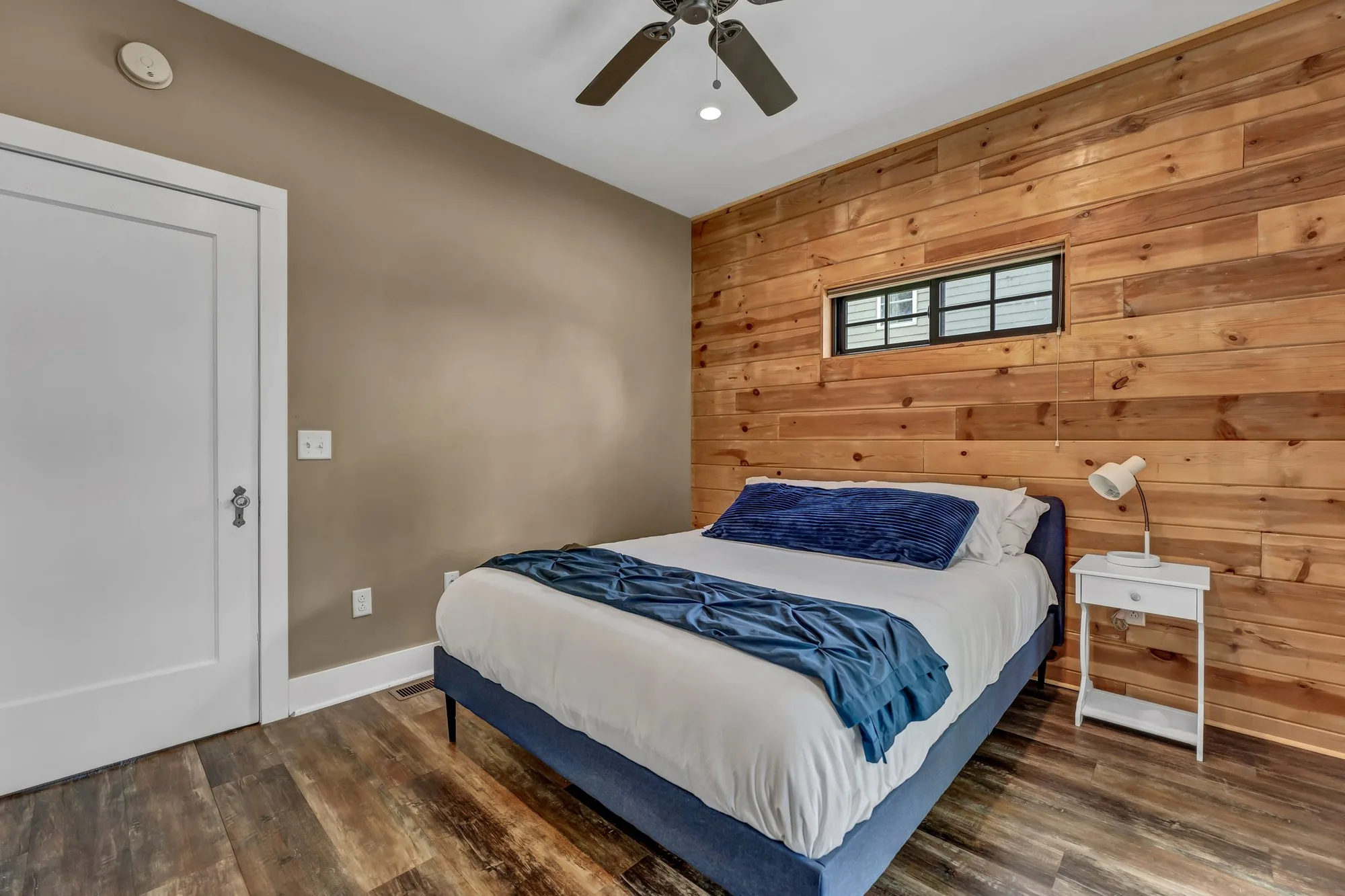 4865 Main St (Lower), photo 6 of 37