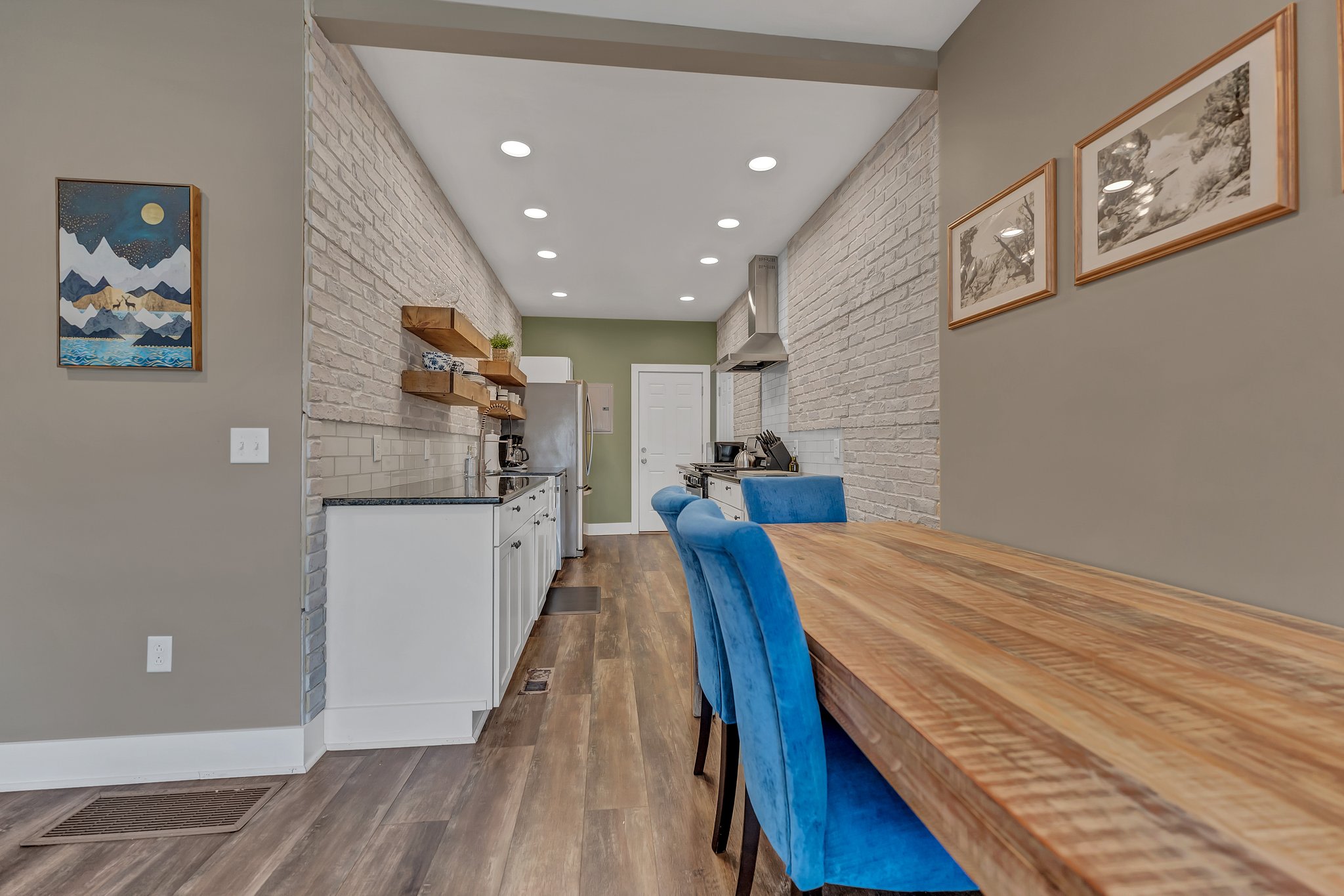4865 Main St (Lower), photo 7 of 37