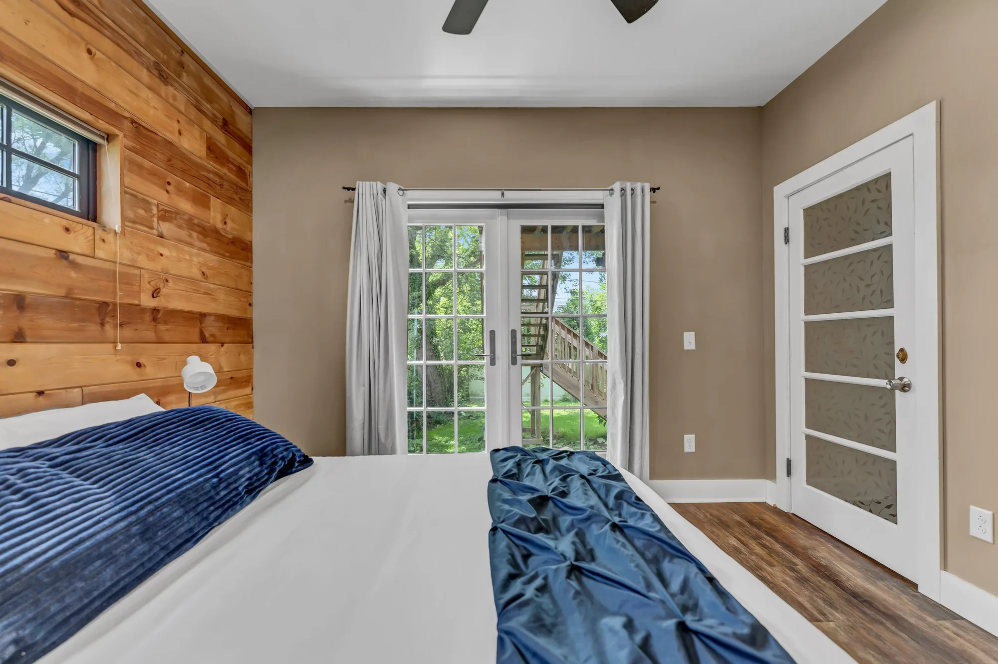 4865 Main St (Lower), photo 10 of 37