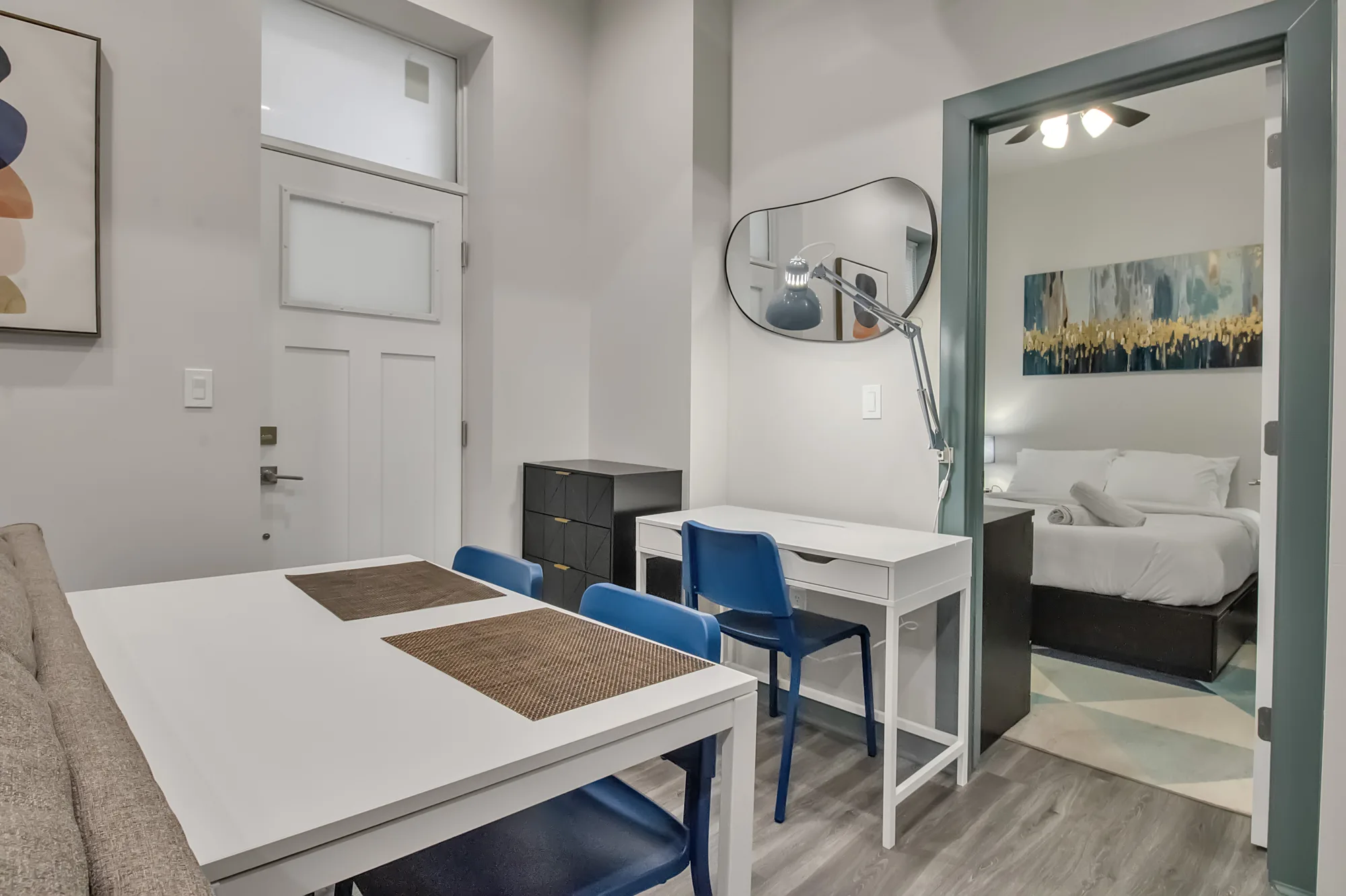 36 E Utica (1C), photo 3 of 9