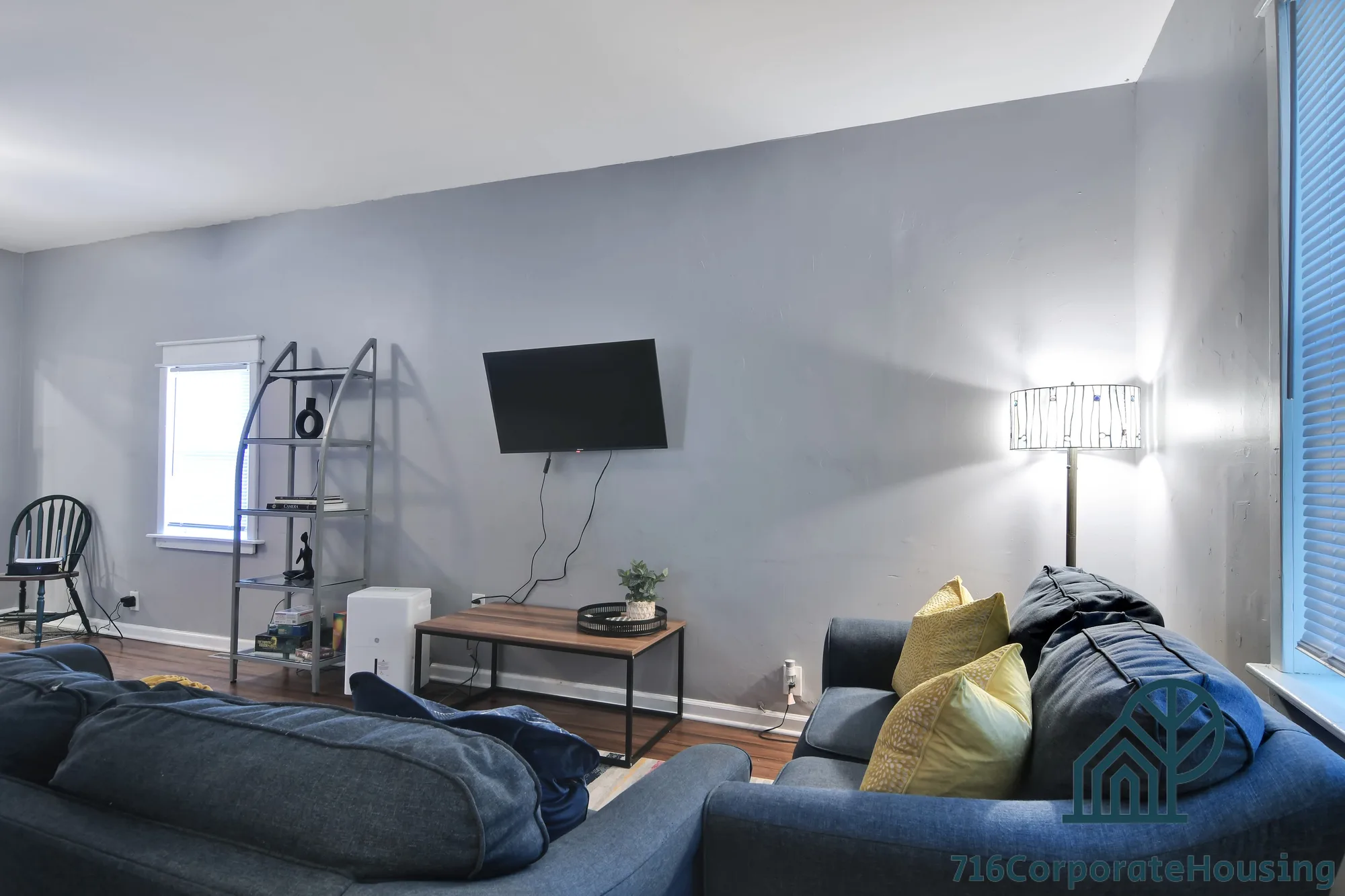 305 Bird Ave (Carriage House), photo 2 of 12
