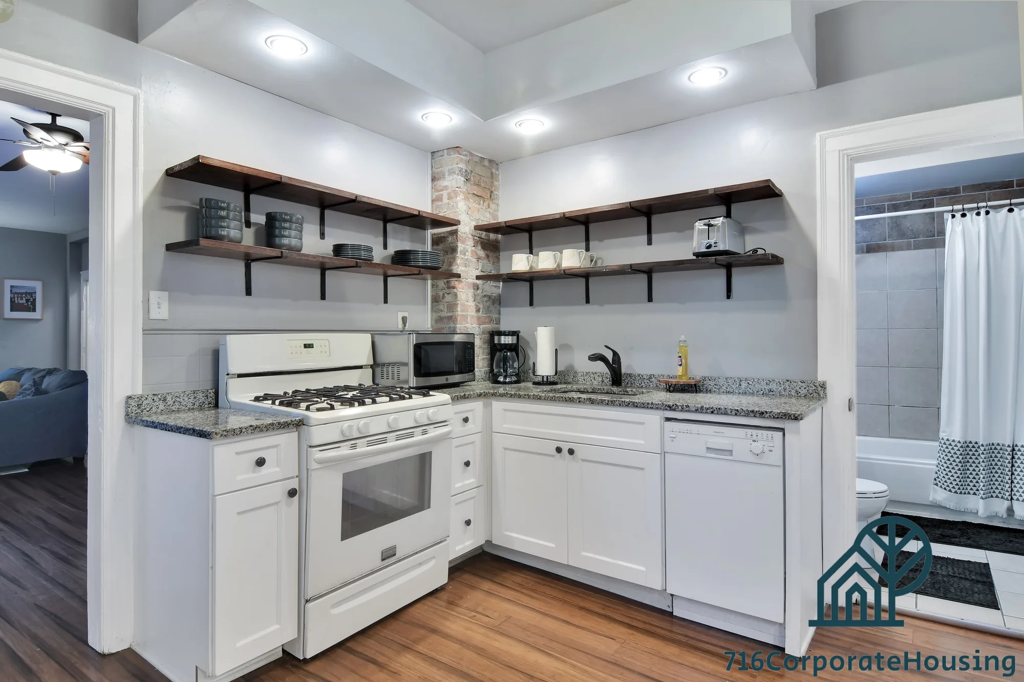 305 Bird Ave (Carriage House), photo 5 of 12