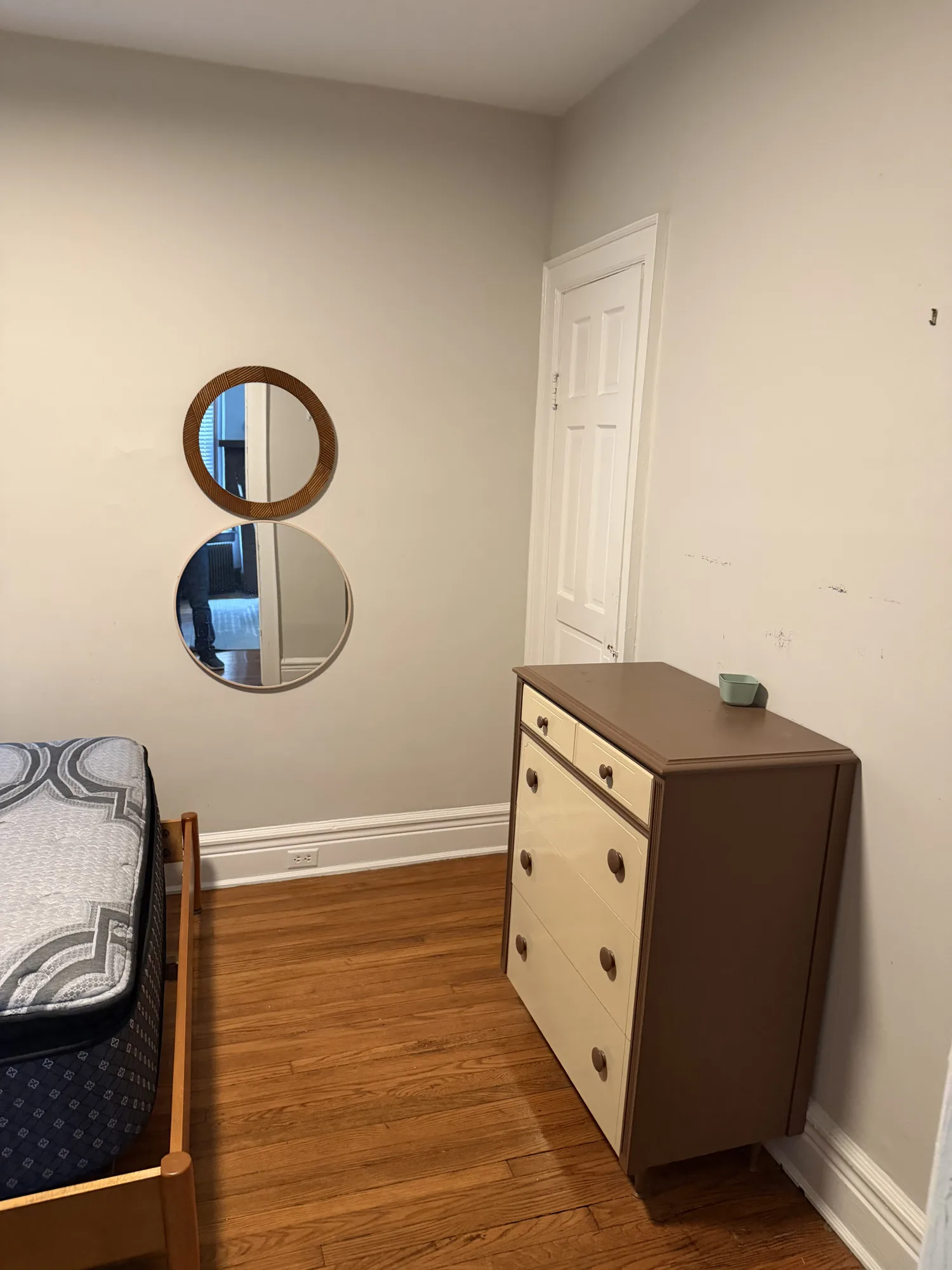 179 Norwood Ave, photo 3 of 5