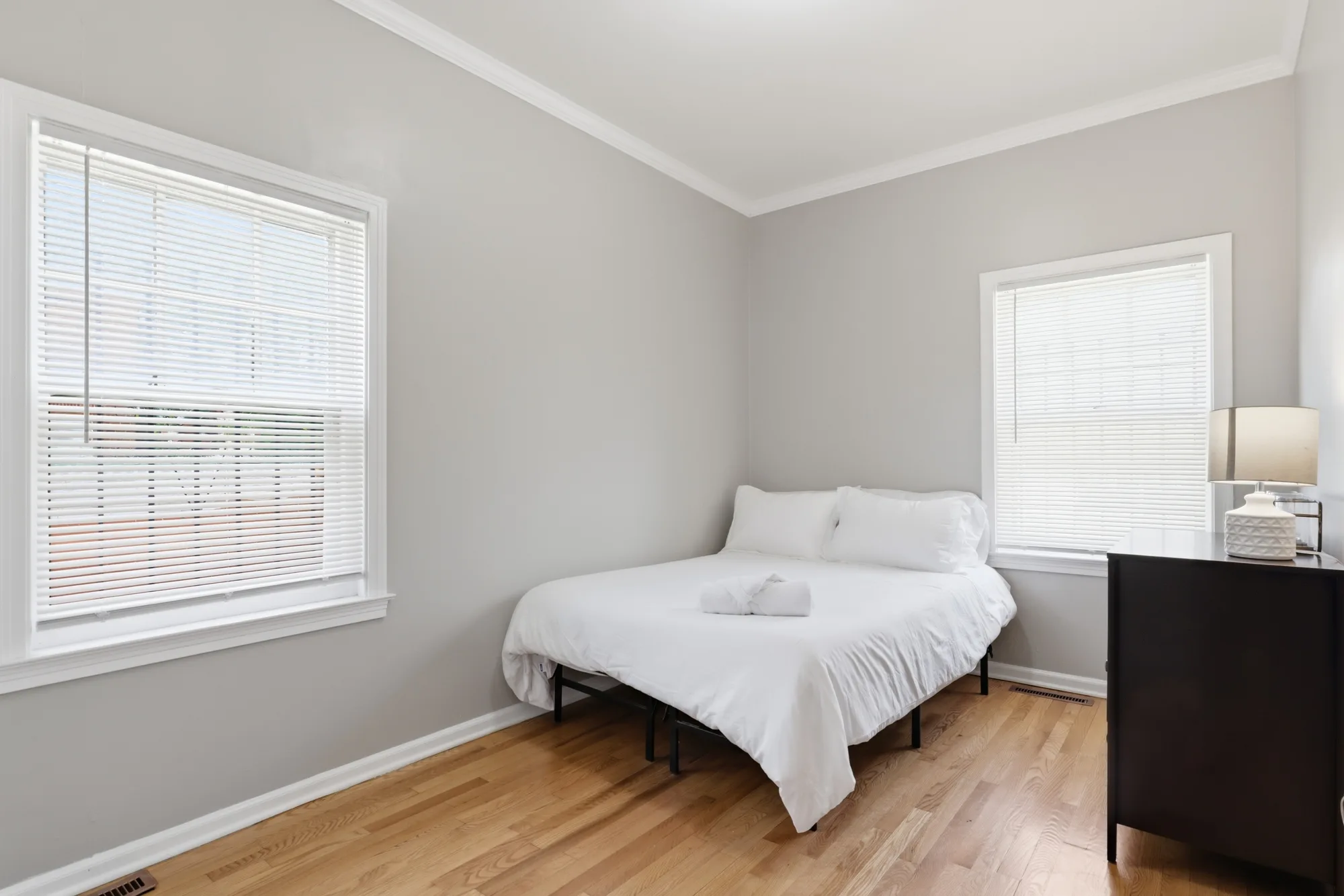 2238 Main St, photo 9 of 35