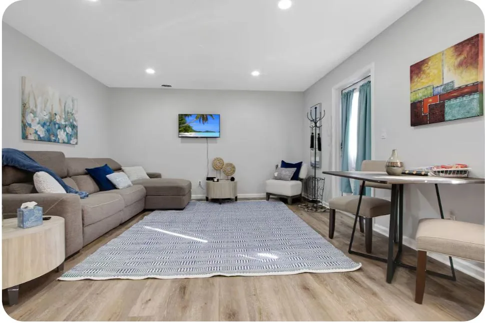 3786 Broadway St (Unit 3)