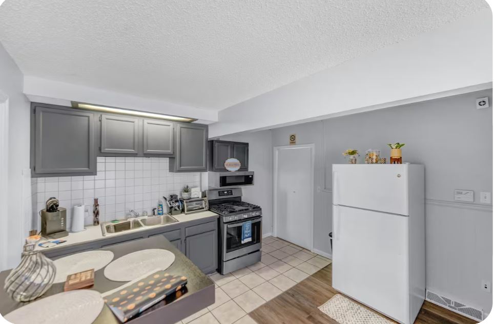 3786 Broadway St (Unit 5), photo 2 of 16