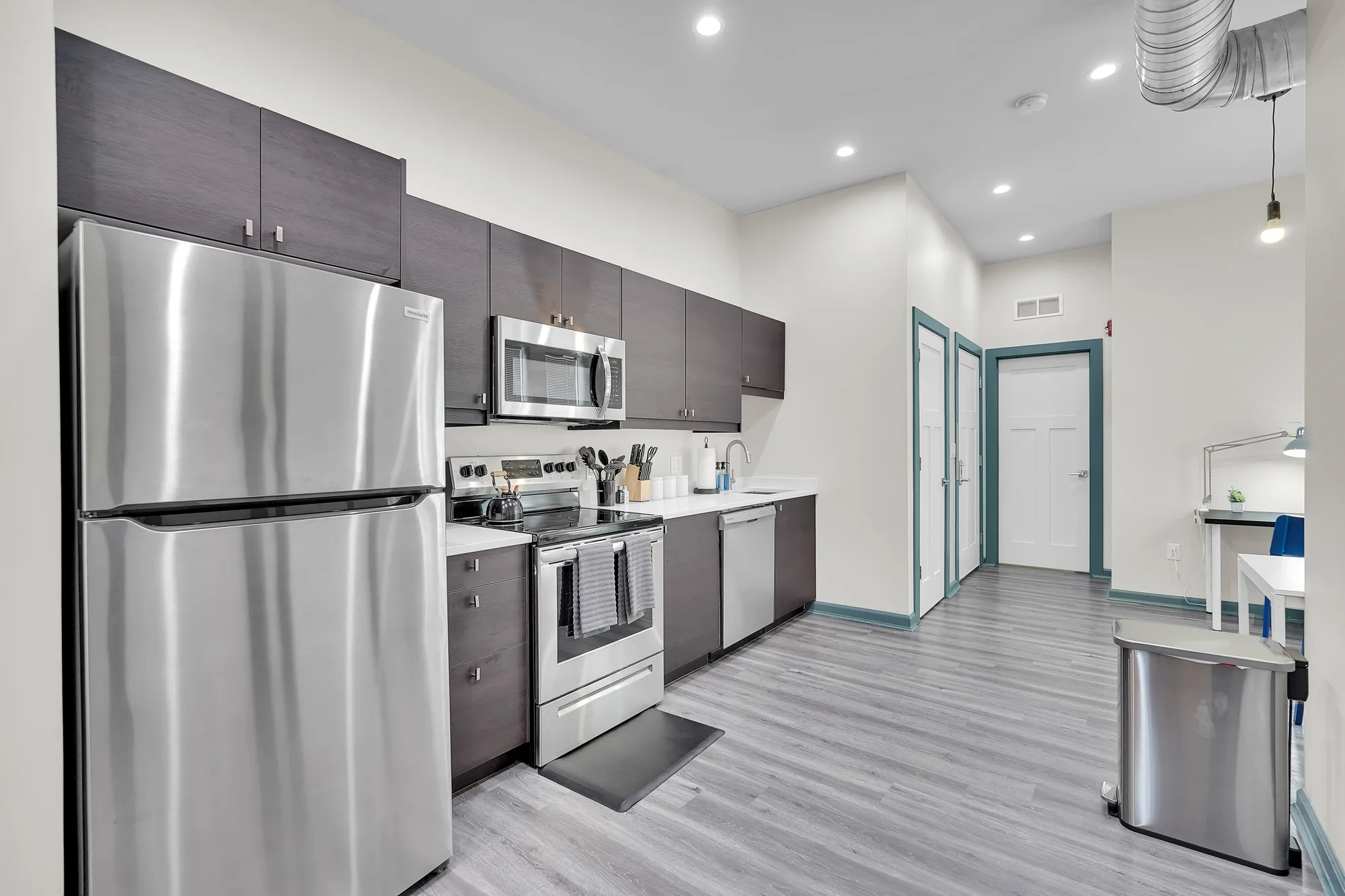 44 E Utica (1C), photo 8 of 47