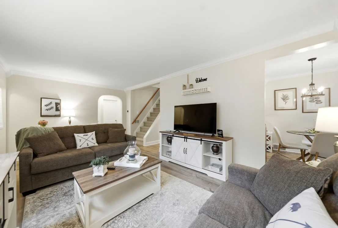 14 Martha Dr, photo 7 of 19