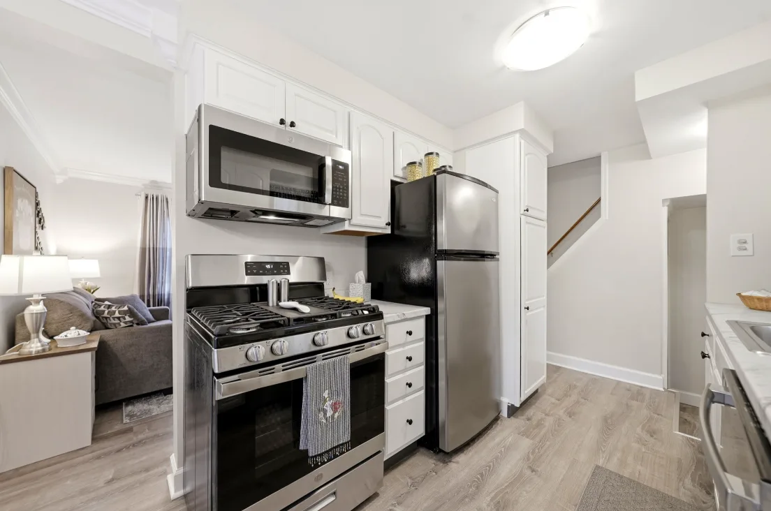 14 Martha Dr, photo 6 of 19