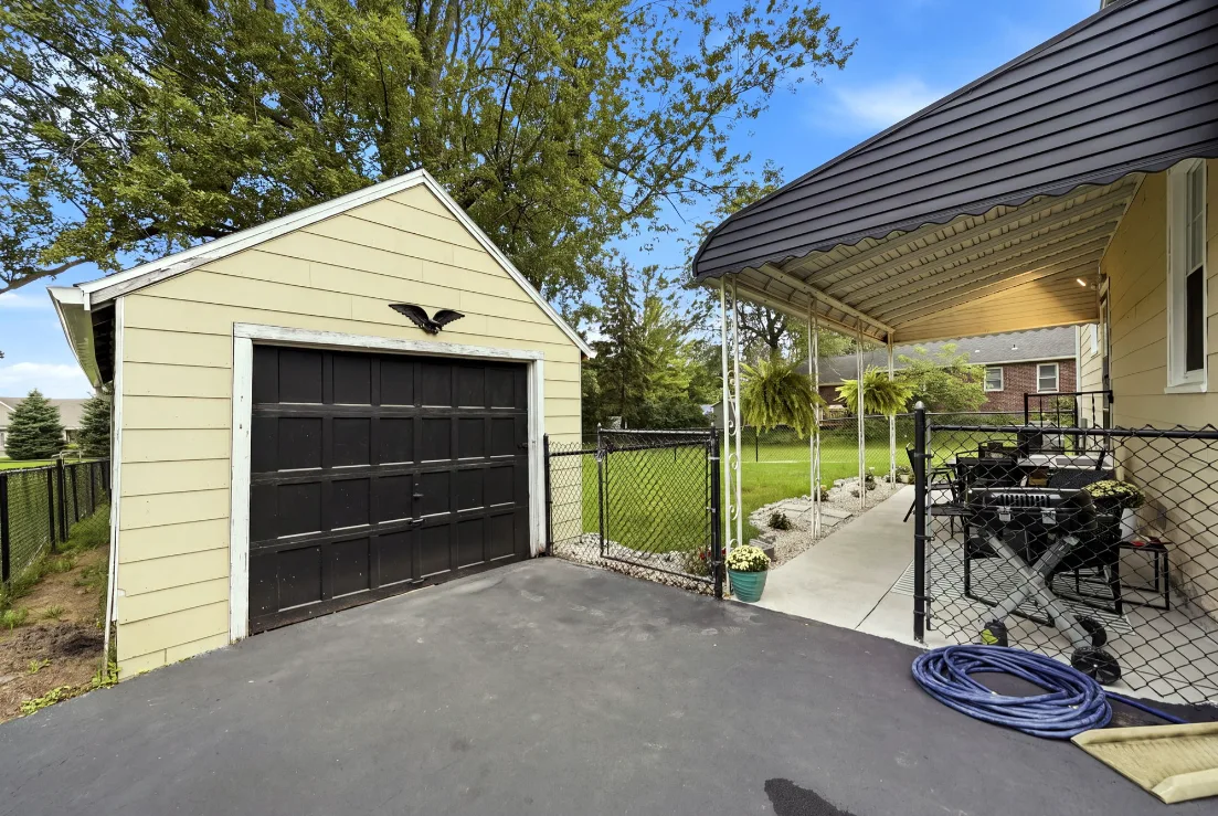 14 Martha Dr, photo 11 of 19