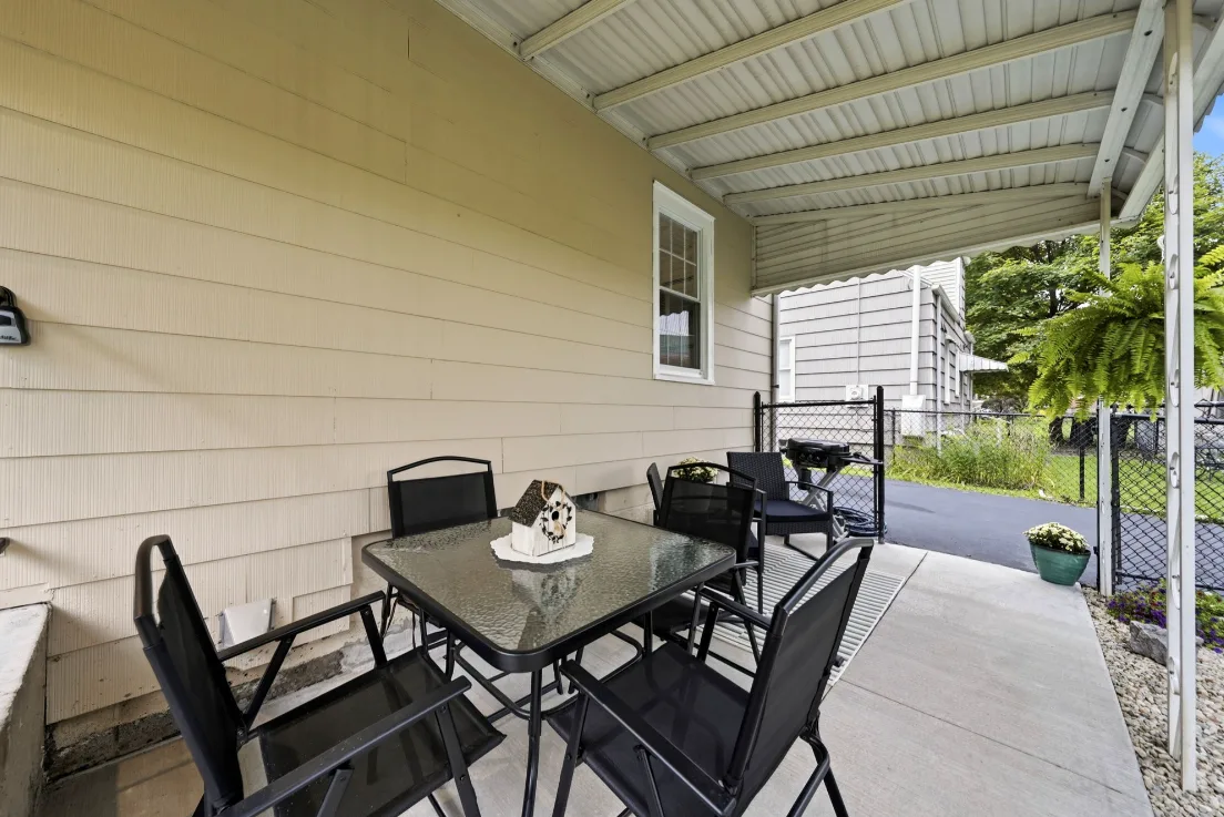 14 Martha Dr, photo 12 of 19