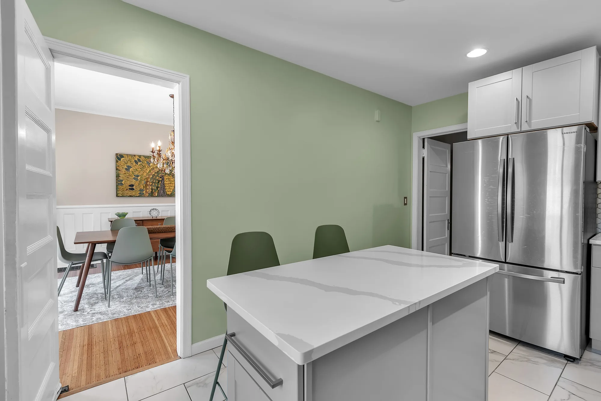 5 Beds Single-family house with a pool 214 Norwood, photo 10 of 56