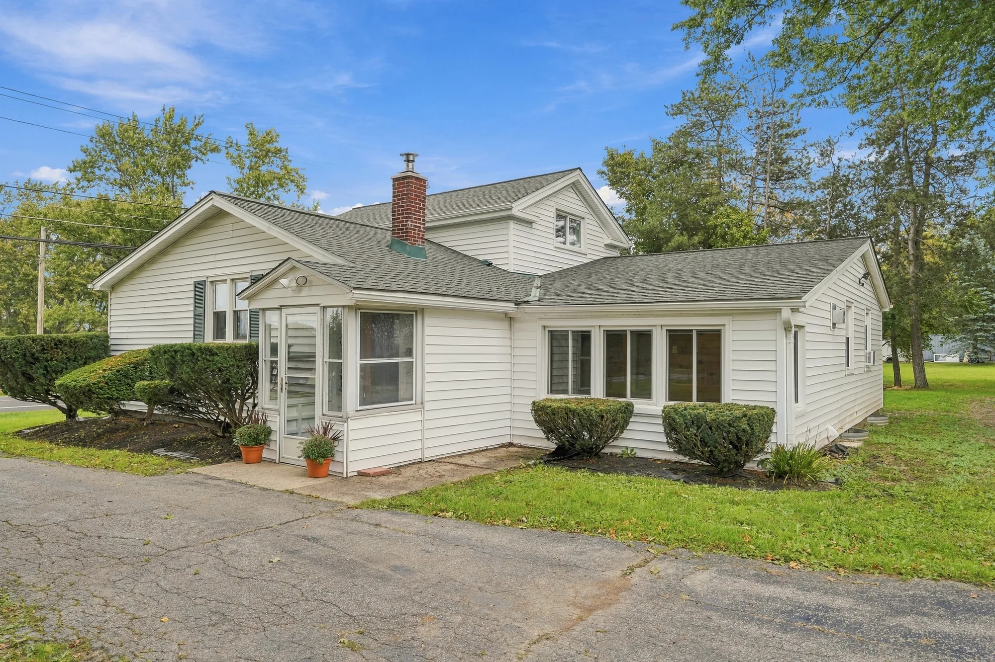 Single-family house 3 Bedroom 4 Beds 1 Bath, photo 5 of 25